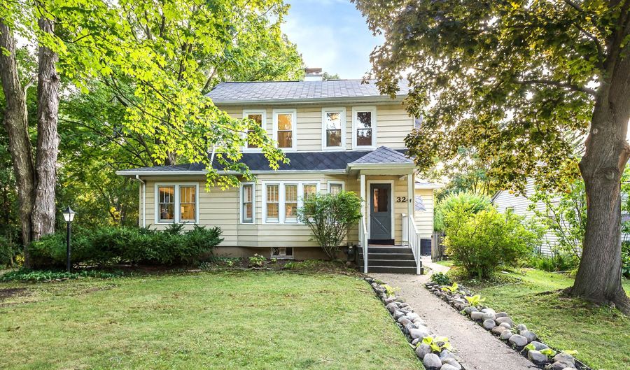 324 Highlake Ave, Ann Arbor, MI 48103 - 3 Beds, 2 Bath