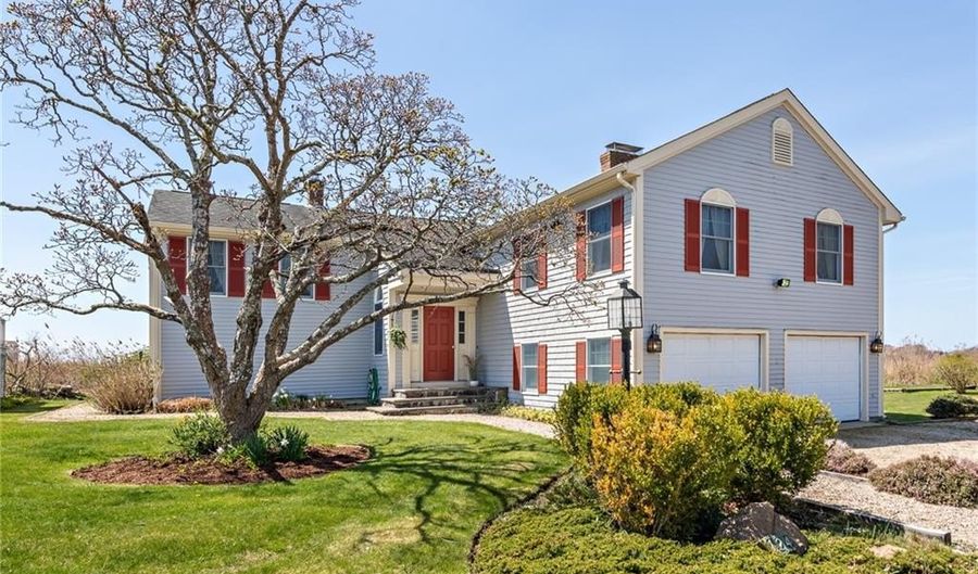 124 Houston Ave, Narragansett, RI 02882 - 4 Beds, 4 Bath