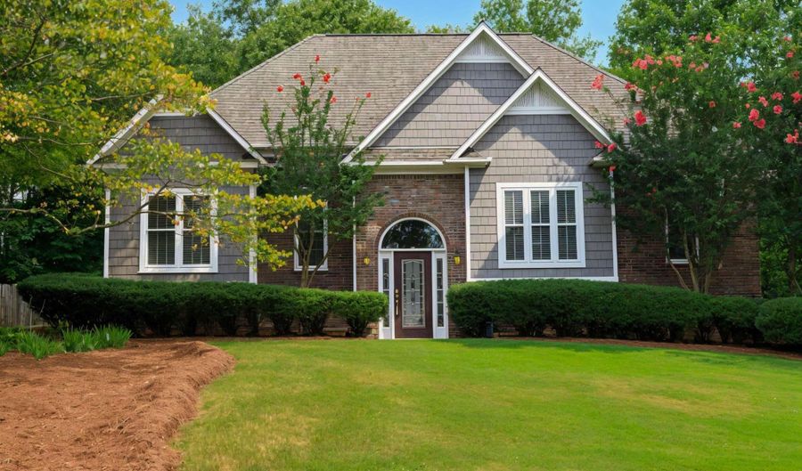 143 GRANDE CLUB Dr, Alabaster, AL 35114 - 3 Beds, 3 Bath