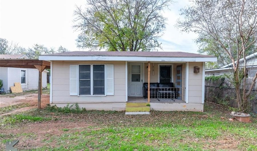 818 Ballinger St, Abilene, TX 79605 - 2 Beds, 1 Bath