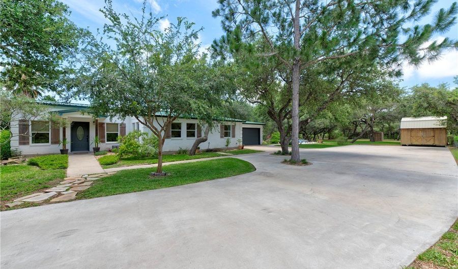 201 W Rhodes Ave, Aransas Pass, TX 78336 - 3 Beds, 2 Bath