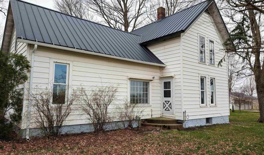 325 US Highway 6, Albion, IN 46701 - 2 Beds, 1 Bath