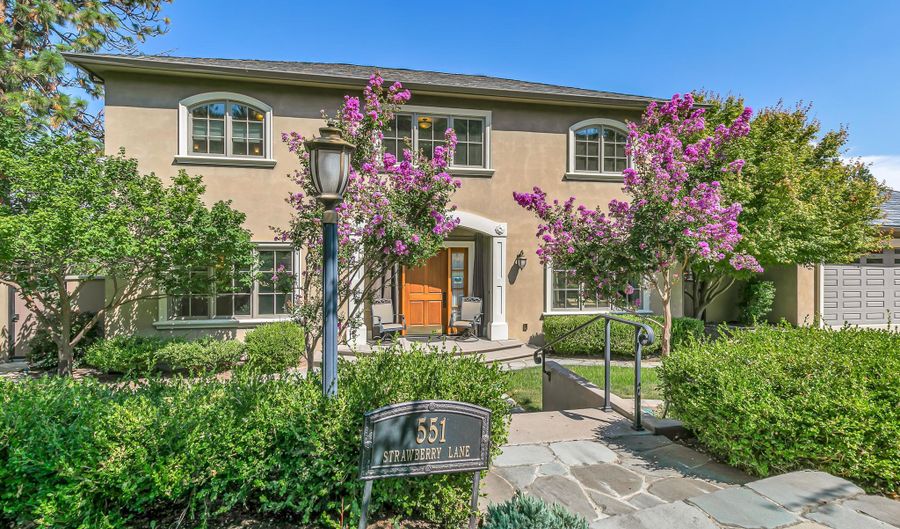 551 Strawberry Ln, Ashland, OR 97520 - 3 Beds, 4 Bath