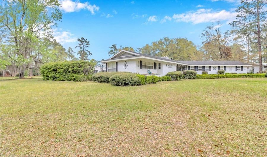 609 E Fourth St, Adel, GA 31620 - 6 Beds, 6 Bath