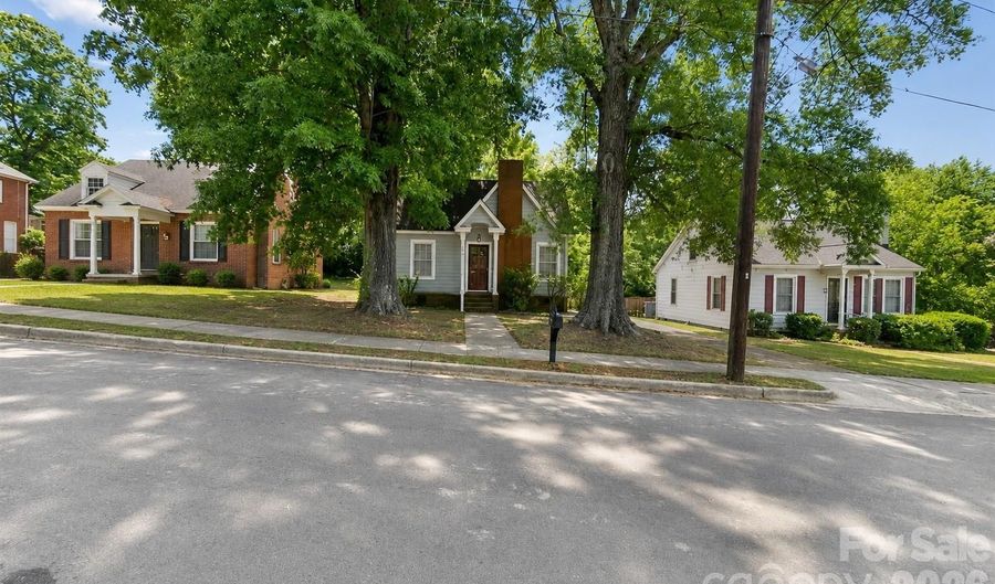 442 Spring St, Albemarle, NC 28001 - 3 Beds, 2 Bath