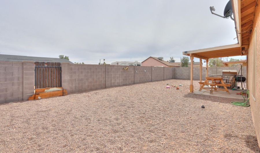 8735 W PINEVETA Dr W, Arizona City, AZ 85123 - 2 Beds, 2 Bath