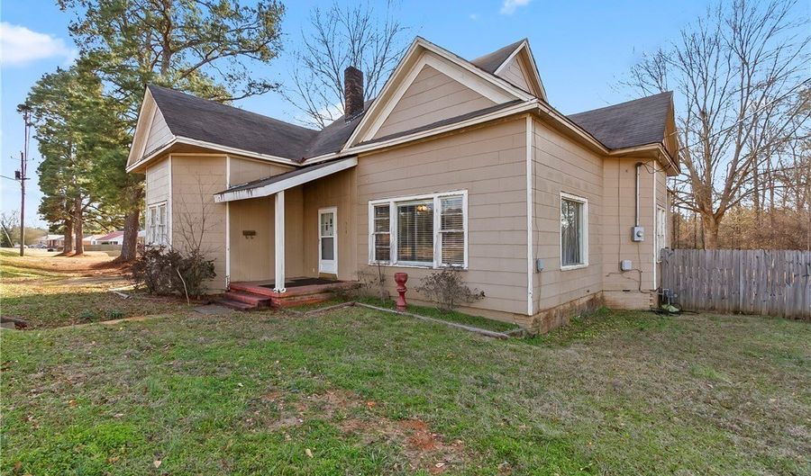 514 3rd St, Aliceville, AL 35442 - 3 Beds, 2 Bath