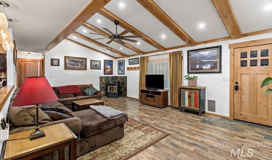 79 Sunset Loop, Cascade, ID 83611 - 4 Beds, 3 Bath