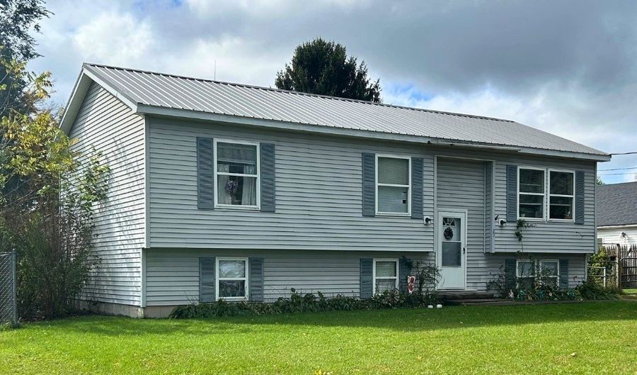 29 Lorraine Blvd, Horseheads, NY 14845 - 6 Beds, 2 Bath