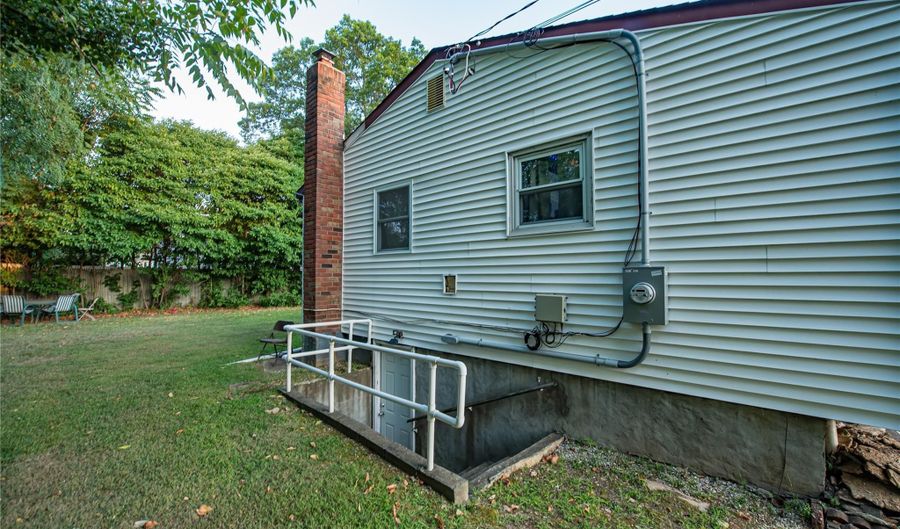 20 Lupidia St, Amityville, NY 11701 - 3 Beds, 1 Bath