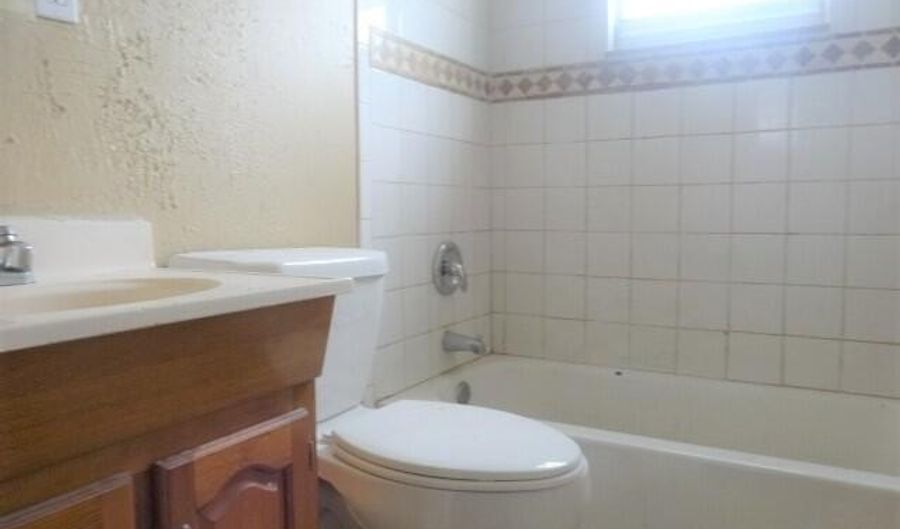 216 SW Avenue D, Belle Glade, FL 33430 - 2 Beds, 2 Bath