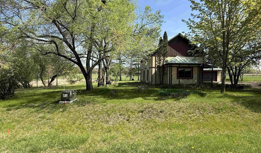 10796 COUNTY ROAD Z, Amherst Junction, WI 54407 - 3 Beds, 1 Bath