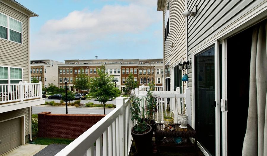 7302 CALICO ROCK LNDG Rd, Beltsville, MD 20705 - 2 Beds, 4 Bath