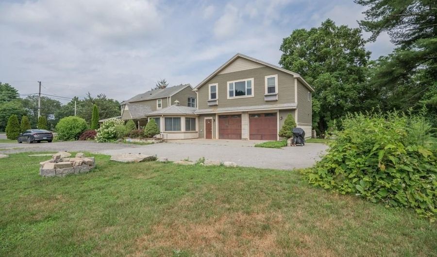 805 Farnum Pike, North Smithfield, RI 02896 - 5 Beds, 3 Bath