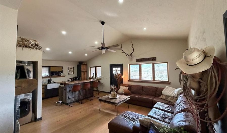 106 Bennett Creek Rd, Clark, WY 82435 - 3 Beds, 1 Bath