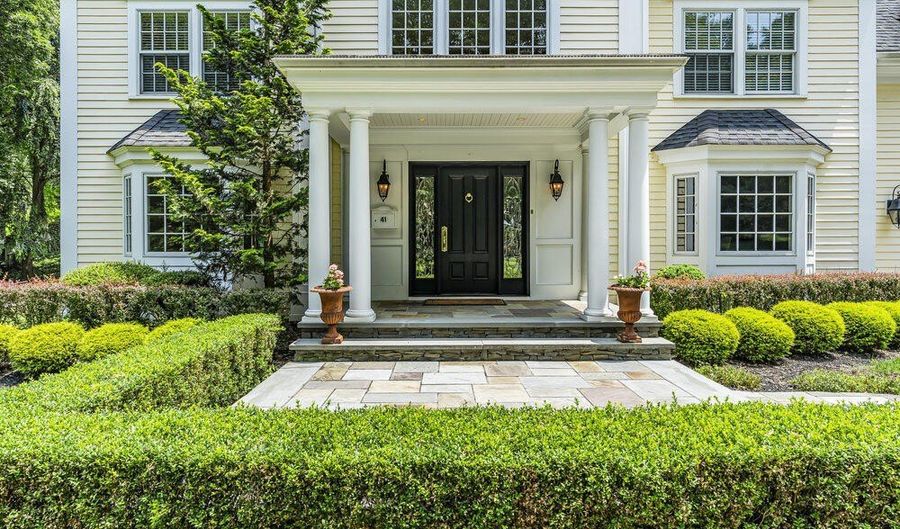 41 Marlpit Pl, Middletown, NJ 07748 - 6 Beds, 6 Bath