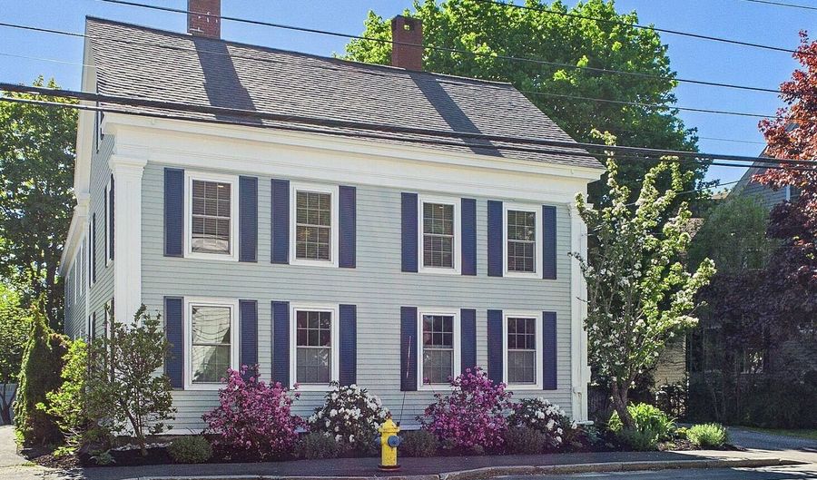 1059 Washington St, Bath, ME 04530 - 5 Beds, 3 Bath