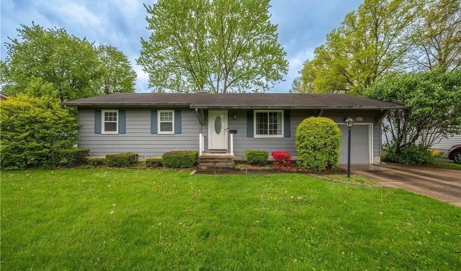 4829 New Rd, Austintown, OH 44515 - 3 Beds, 2 Bath