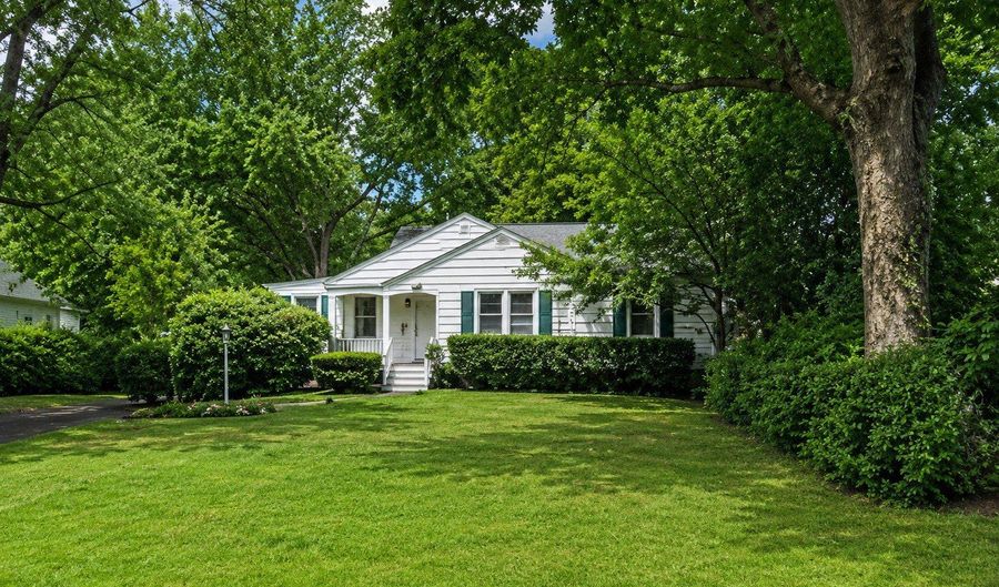 393 S Meriden Rd, Cheshire, CT 06410 - 2 Beds, 2 Bath