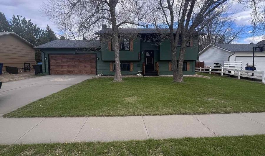 1329 BUCHFINCK, Alliance, NE 69301 - 4 Beds, 2 Bath