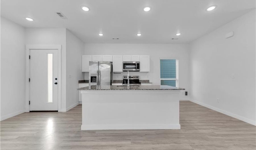 960 Illinois Ave, Bentonville, AR 72713 - 3 Beds, 2 Bath