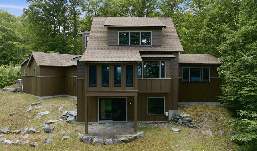 5 Peaked Hill Rd, Ashland, NH 03217 - 3 Beds, 4 Bath