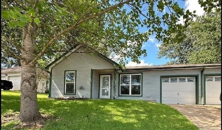 2704 Timbermist Cir, Benton, AR 72015 - 3 Beds, 2 Bath