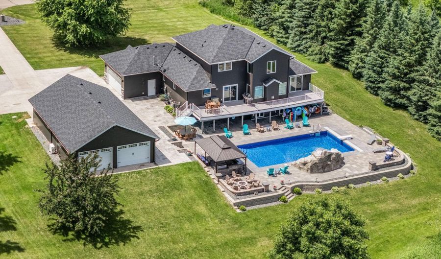 32712 182nd Ave, Avon, MN 56310 - 6 Beds, 4 Bath