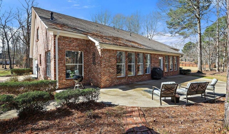 1120 Pointe Cv, Brandon, MS 39042 - 4 Beds, 4 Bath