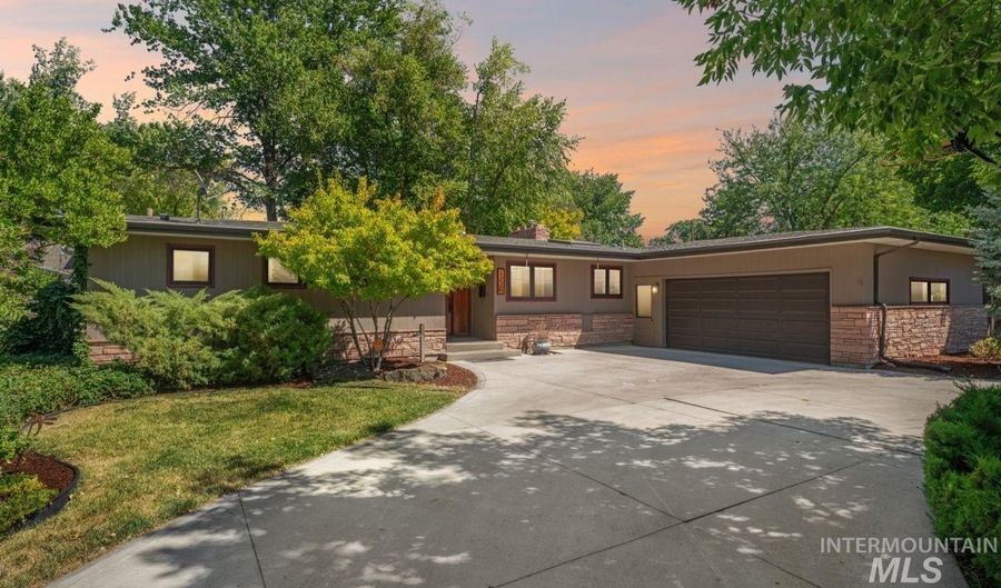 1220 S Johnson St, Boise, ID 83705 - 3 Beds, 2 Bath