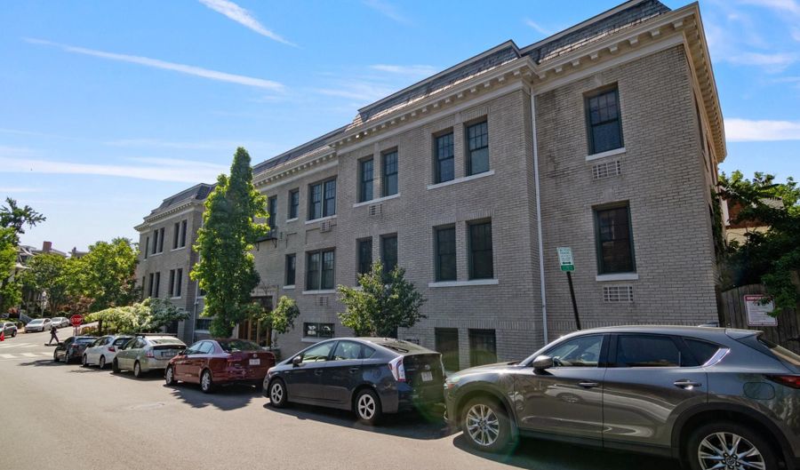1708 NEWTON St NW 104, Washington, DC 20010 - 1 Beds, 1 Bath