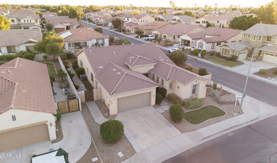 453 W LANTANA Pl, Chandler, AZ 85248 - 3 Beds, 2 Bath
