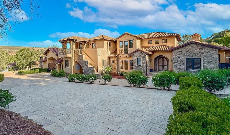 28080 Balkins, Agoura Hills, CA 91301 - 5 Beds, 4 Bath