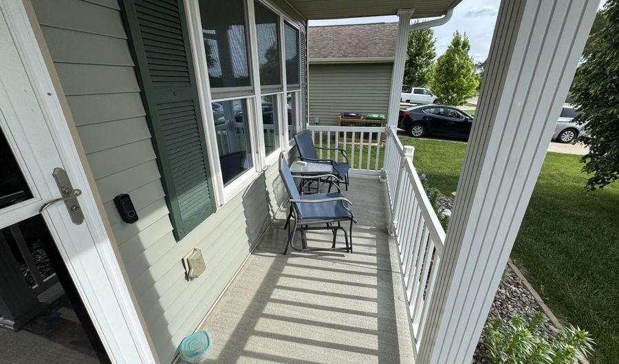 1901 30th Ave SW, Altoona, IA 50009 - 4 Beds, 4 Bath