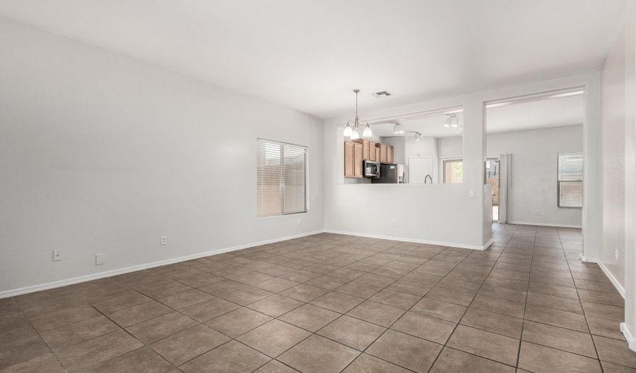 11871 W SHERMAN St, Avondale, AZ 85323 - 5 Beds, 3 Bath