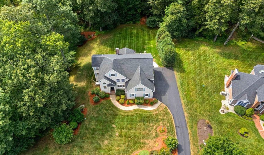 53 Essex Rd, Bedford, NH 03110 - 5 Beds, 3 Bath