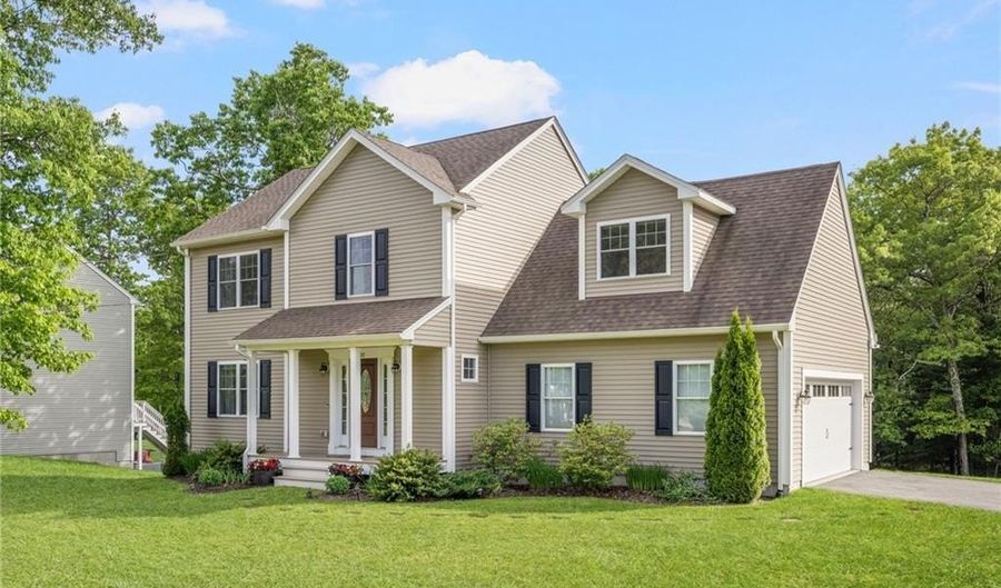 290 Station St, Coventry, RI 02816 - 3 Beds, 4 Bath