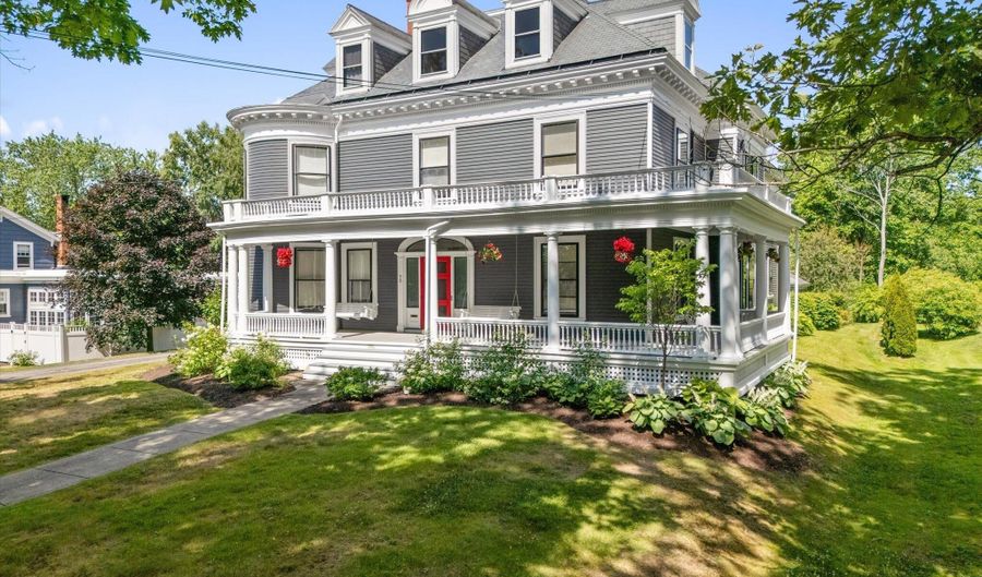75 W Broadway, Bangor, ME 04401 - 5 Beds, 4 Bath
