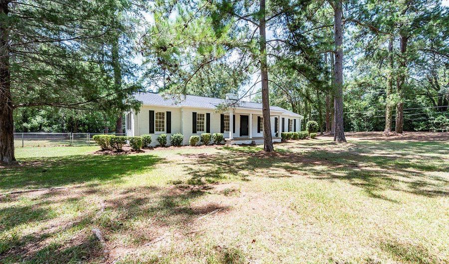 2511 WEXFORD Dr, Albany, GA 31707 - 3 Beds, 2 Bath