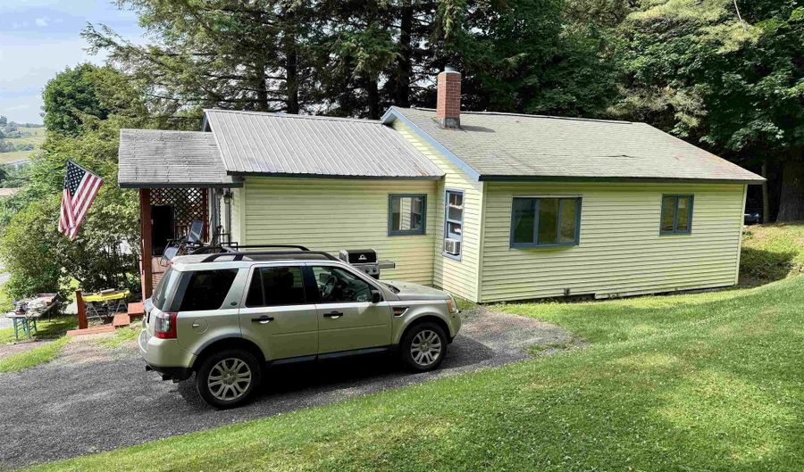39 Middle Rd, Barre, VT 05641 - 2 Beds, 1 Bath