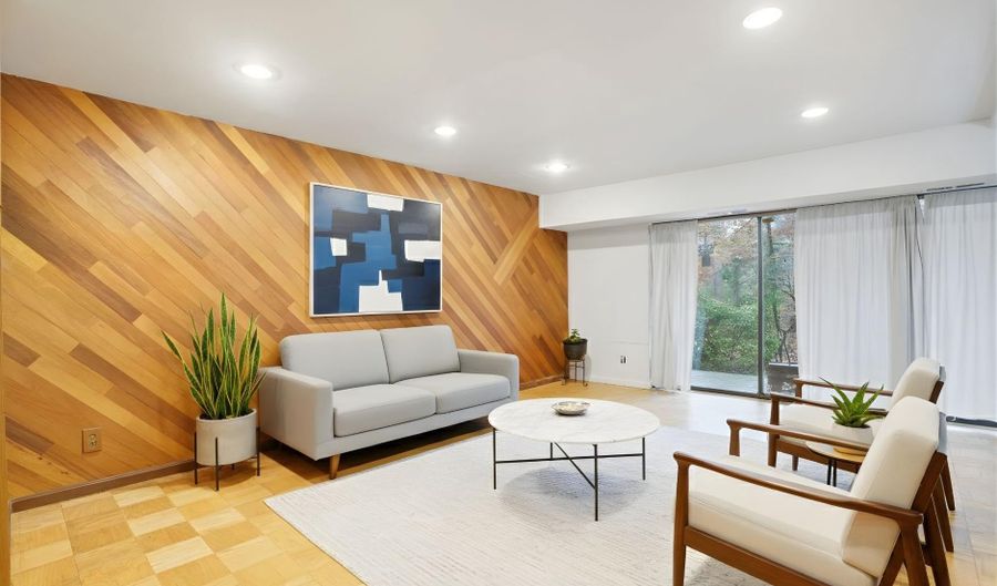 7900 INVERTON Rd T3, Annandale, VA 22003 - 4 Beds, 2 Bath