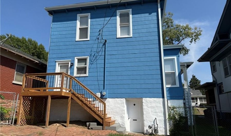 219 N 12th St, Atchison, KS 66002 - 3 Beds, 2 Bath