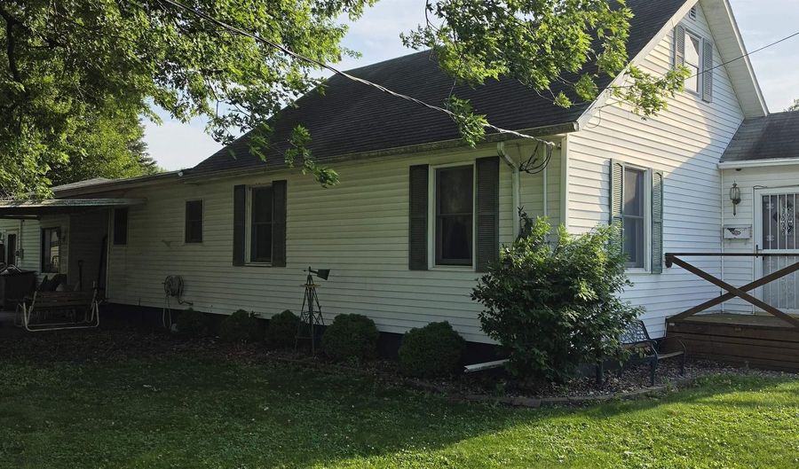 1102 3rd Ave E, Albia, IA 52531 - 3 Beds, 2 Bath