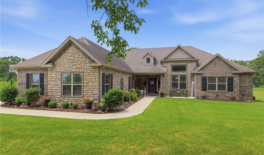 8367 Windsong Ln, Bentonville, AR 72713 - 4 Beds, 3 Bath