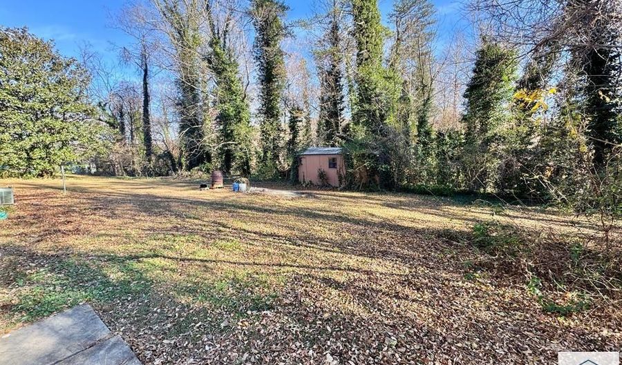 303 Melrose Dr, Bassett, VA 24055 - 3 Beds, 2 Bath