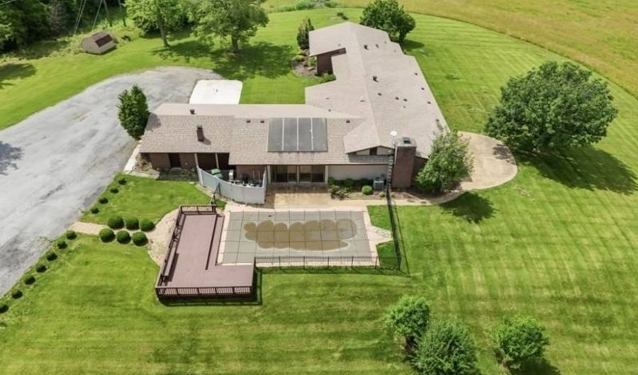 800 S Green St, Anna, IL 62906 - 3 Beds, 4 Bath