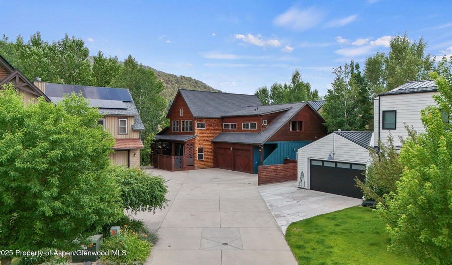 225 Juniper Ct, Basalt, CO 81621 - 3 Beds, 4 Bath