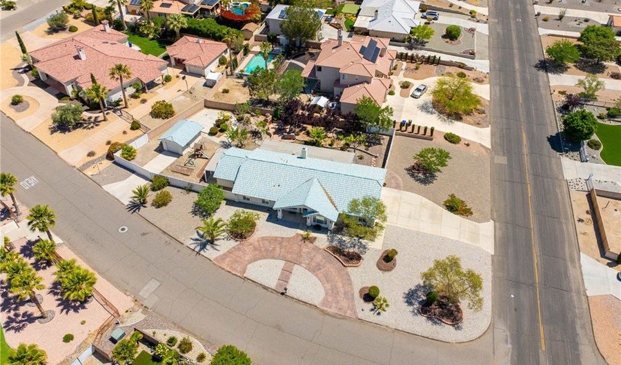 16501 Menahka Rd, Apple Valley, CA 92307 - 3 Beds, 3 Bath
