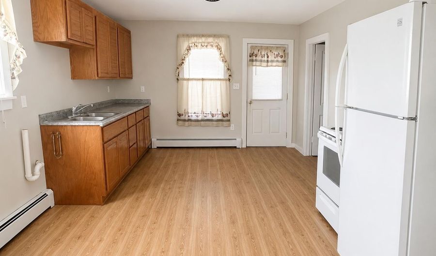 107 Strafford St, Berlin, NH 03570 - 6 Beds, 3 Bath