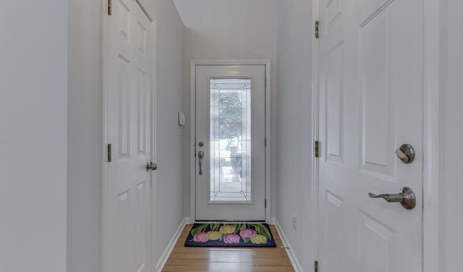 1314 Summerhouse Dr, Indianapolis, IN 46217 - 2 Beds, 2 Bath